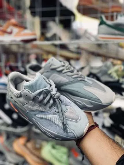 Combo 2 Adidas YEZZY Boost 700 Inertia