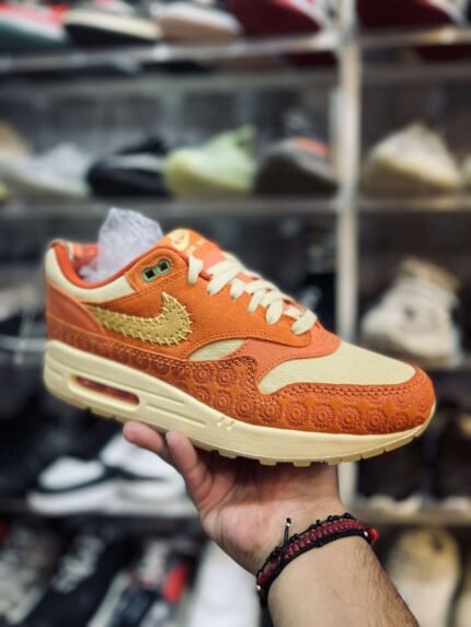 Nike Air Max 90/1 Somos Familia 2022